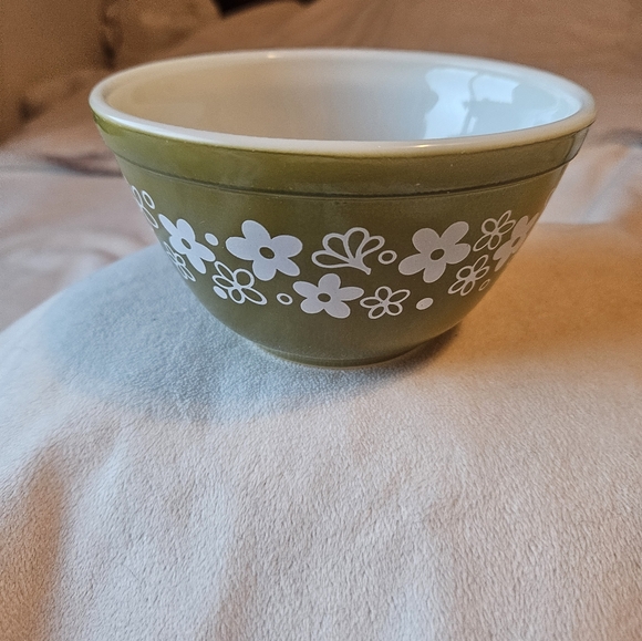 Vintage 1970s Pyrex Green 1.5 Pt Nesting Mixing Bowl 401 Crazy Daisy. - Picture 4 of 4